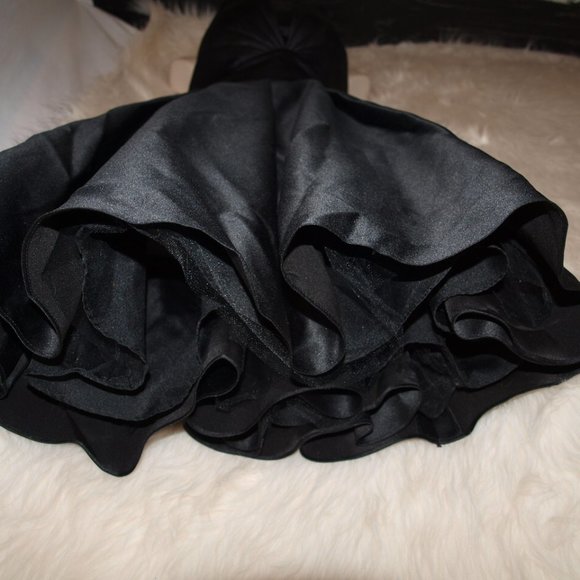 Black Cocktail DRESS With Pleated Front BY COCO MELODY SIZE M USED 4 PHOTO SHOOT - Picture 3 of 5